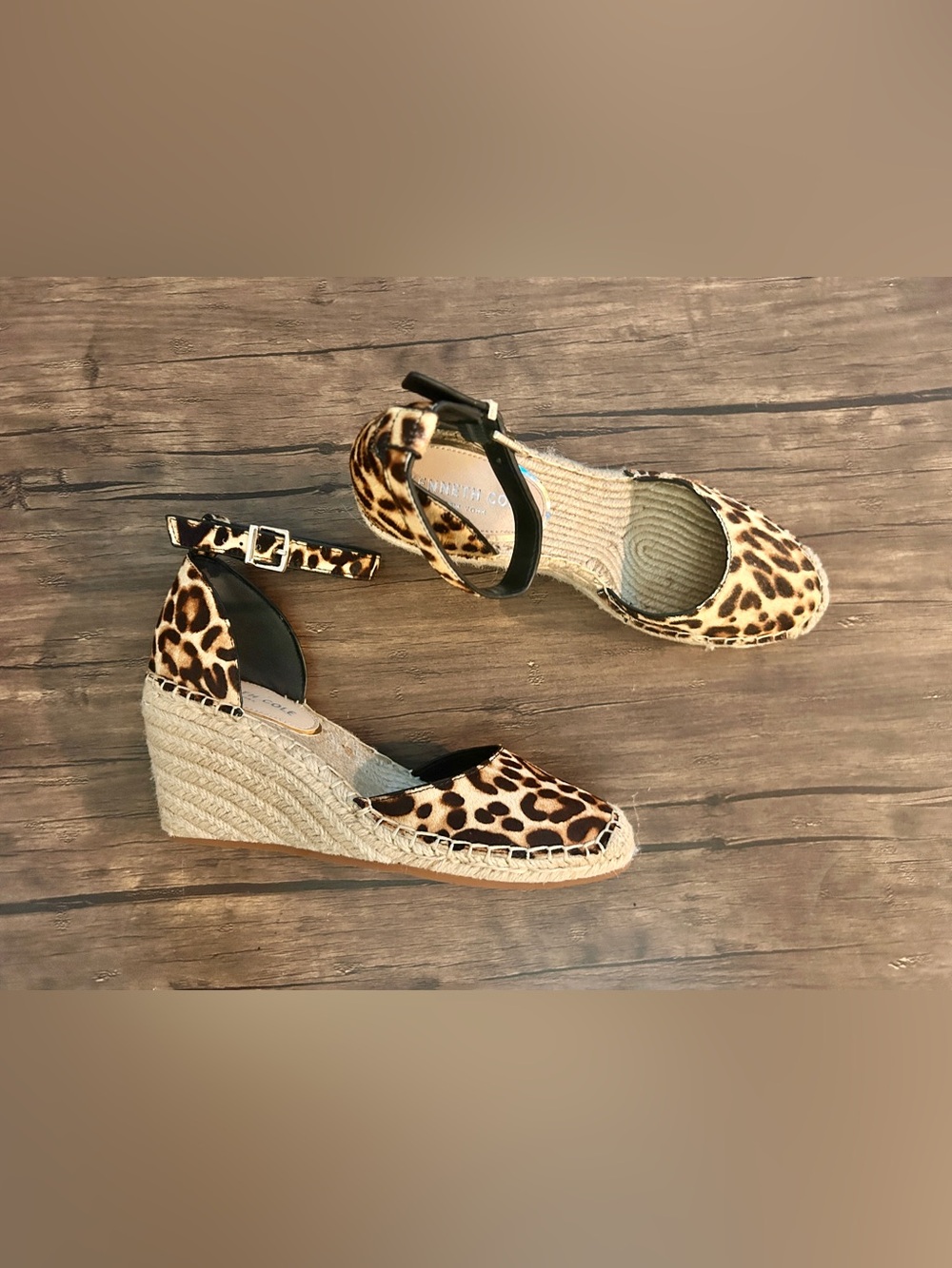 NWOT Kenneth Cole Real Calf Fur Leopard Print Espadrille Wedge Sandals